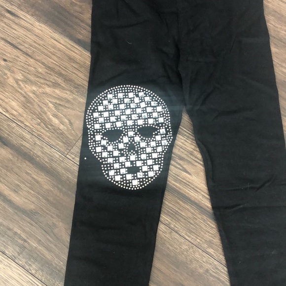 BNWT Black Beaded Skull Leggings - Picture 2 of 4